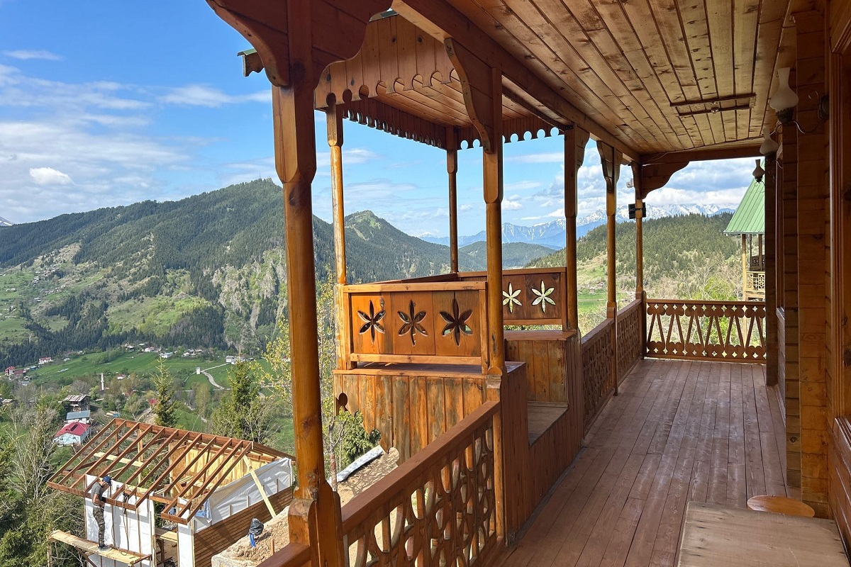 BALKON VE MANZARA